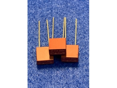 Square Type Fuse  ( 8x4x7.7 )